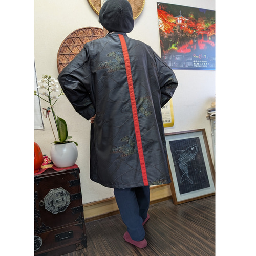 絣色々パッチワークと大島の前開きリバーシブルコート（絣のストール