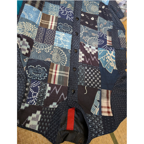 絣色々パッチワークと大島の前開きリバーシブルコート（絣のストール