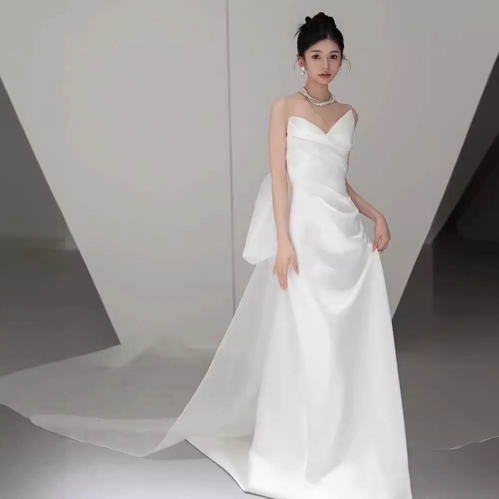 ウェディングドレス 白 黒 サテン ノースリーブ シンプル 韓国風 花嫁 誕生日 成人式 前撮り お呼ばれ AK805