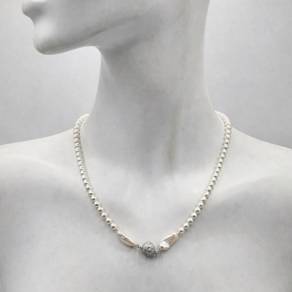 日常に落とし込む淡水パールネックレス