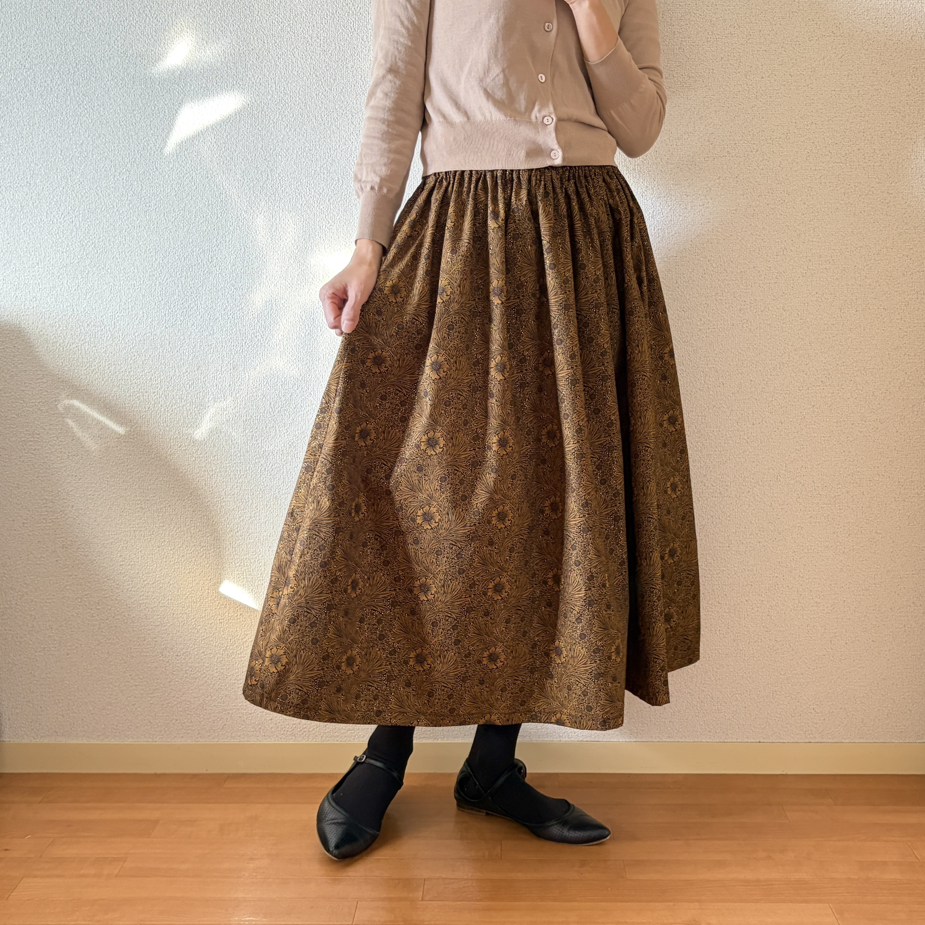 【2026新作】春の超早割　V&A ウィリアム・モリス ♪オケージョンにも使えるスカート♪ ブラック×ブラウン 6,162円