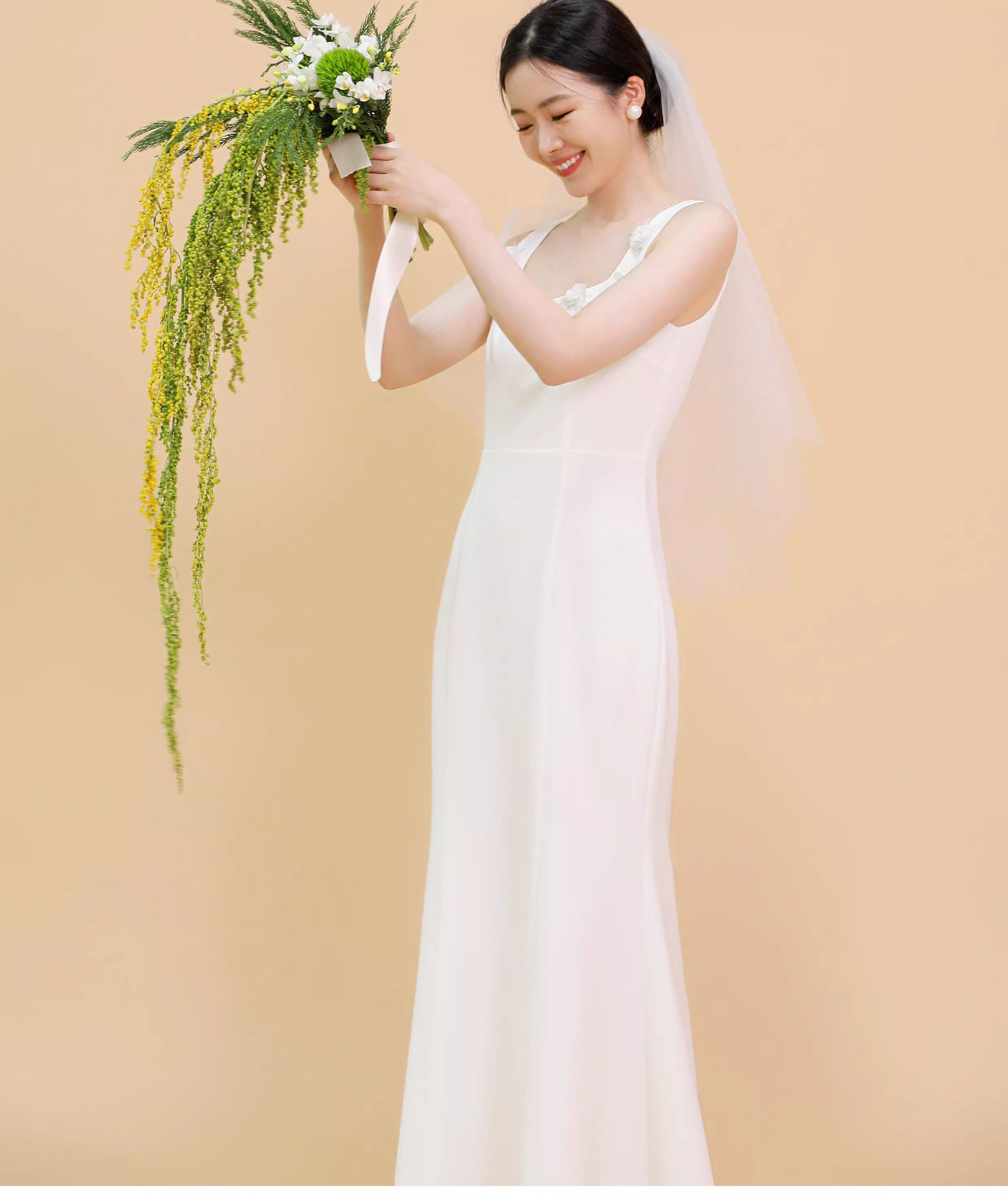 ウェディングドレス 白 黒 立体花 ノースリーブ シンプル 韓国風 誕生日 成人式 二次会 前撮り お呼ばれ AK821