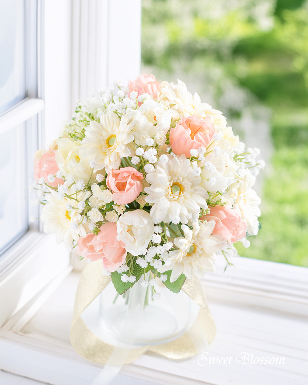 【オーダーメイド】ガーベラとチューリップのクラッチブーケ＆ブートニア