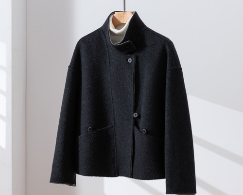 軽やかで品格あるショートコート ウール混ダブルフェイスショート