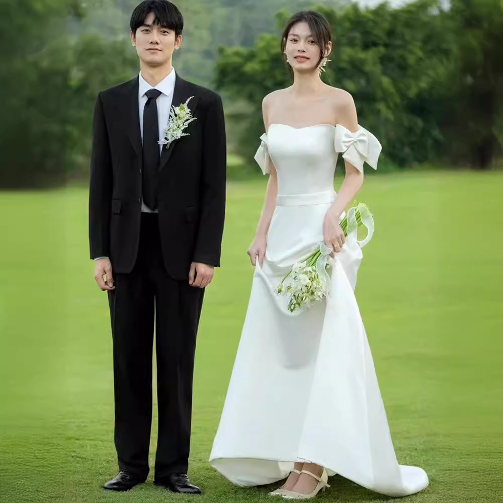 ウェディングドレス 白 黒 オフショルダー 裾引き シンプル 韓国風 優雅 誕生日 二次会 前撮り お呼ばれ AK826
