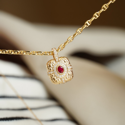 法式」K18 天然ルビー 天然ダイヤモンド 純愛 女性 女王 ペンダント