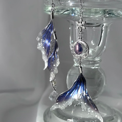月光人魚の耳飾り【ブルー&レッド】 ピアス（フック・チェーン