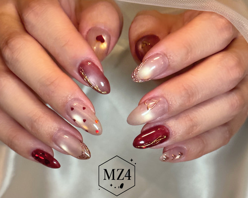 サイズオーダーネイルチップ】バレンタイン ハート ホロ 埋め込み