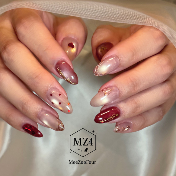 サイズオーダーネイルチップ】バレンタイン ハート ホロ 埋め込み