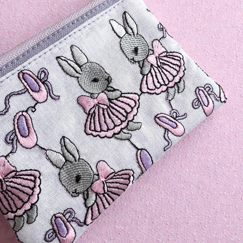 バレリーナうさぎ/インド刺繍×帆布/キーホルダー付きフラットポーチ