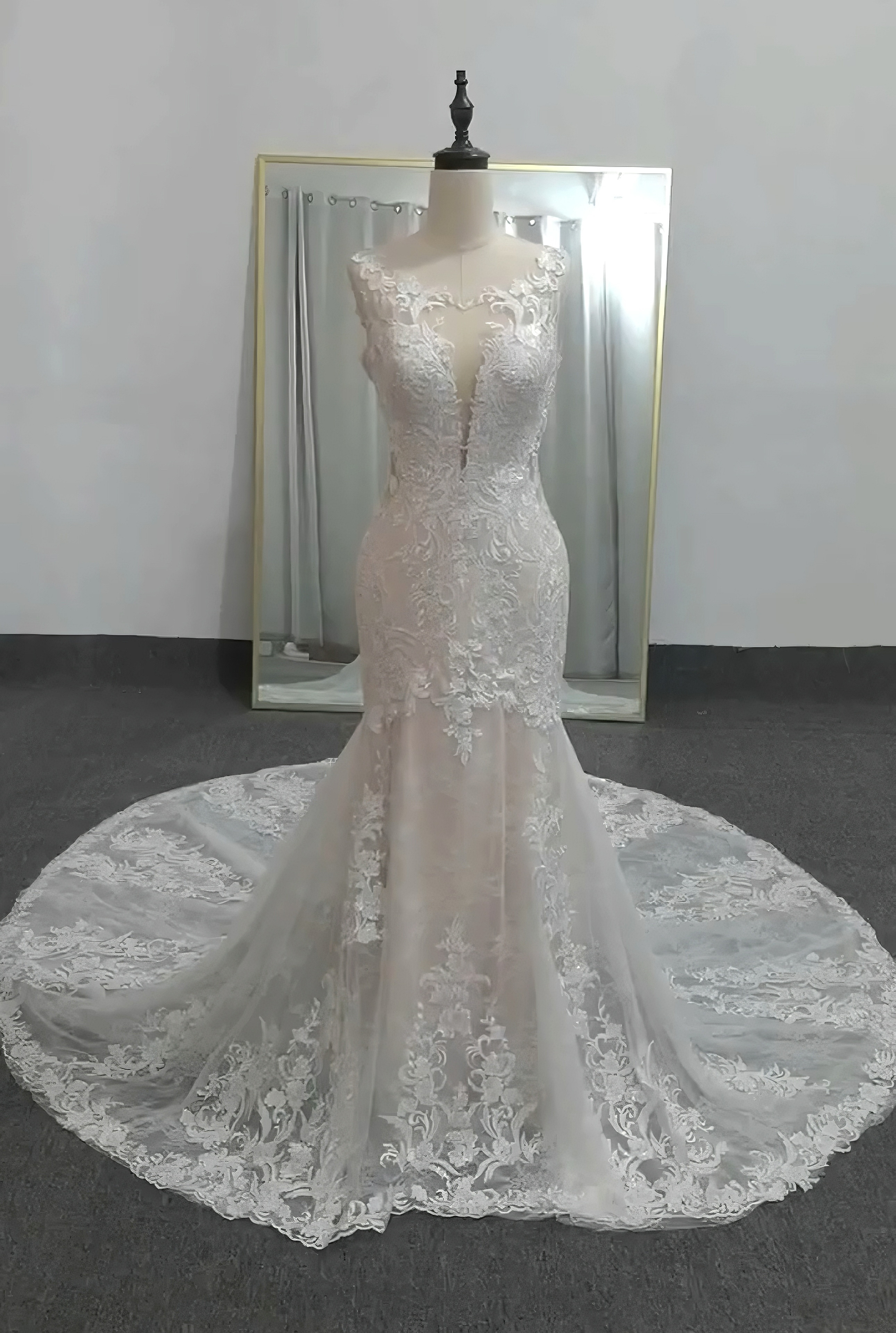 クイーンアンネック　セクシー　タイトスカート　レース付きスレンダーライン　ブライダル結婚式パーディードレス　サイズオーダ