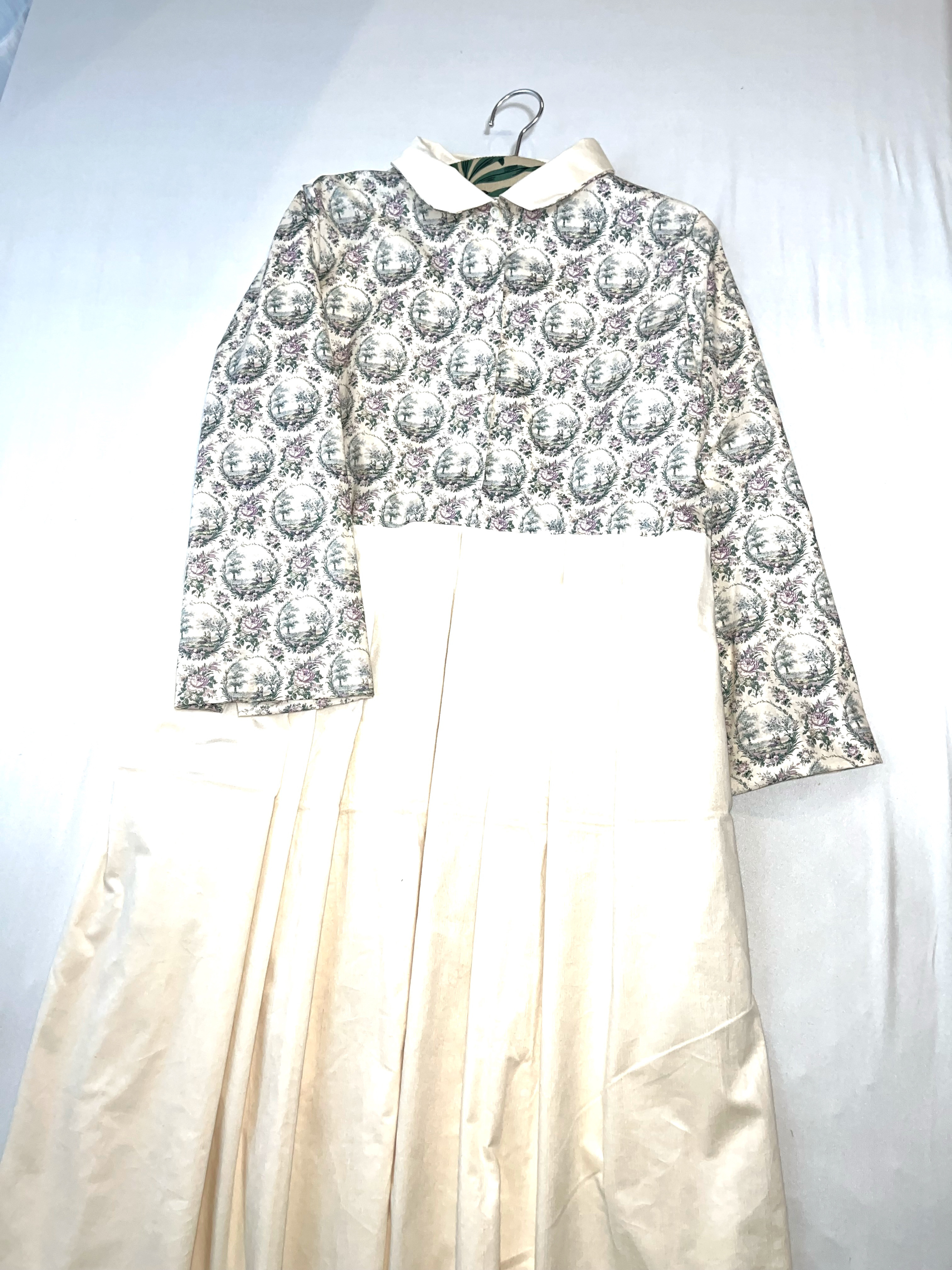 ハンドメイドワンピース　YUWA By the lake オフ×パープル　オフホワイトコーディロイ　シームポケット