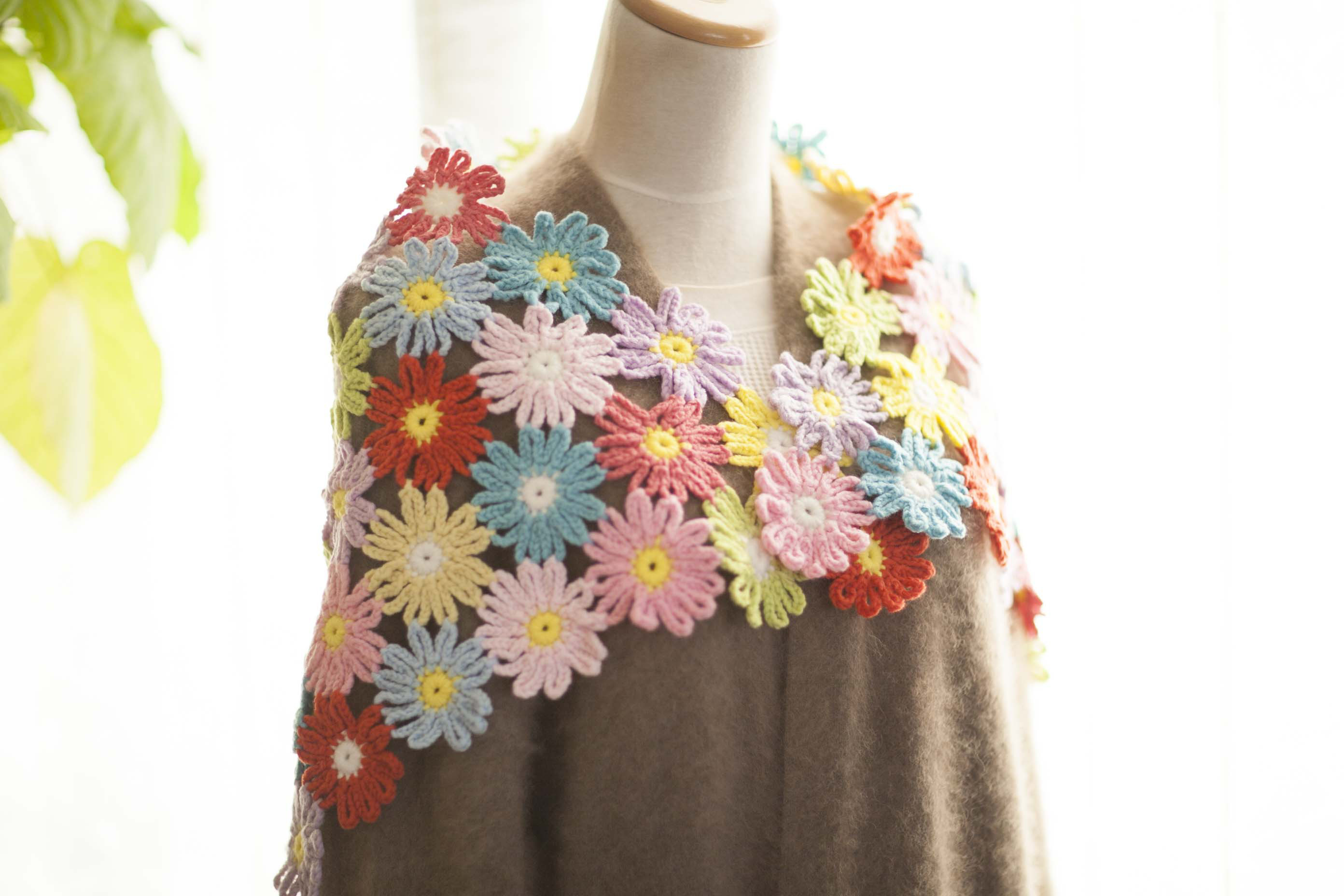 マフラー・スヌー★お花（台形）★冬・あたたかい・手編み＊クリスマスプレゼントXmas