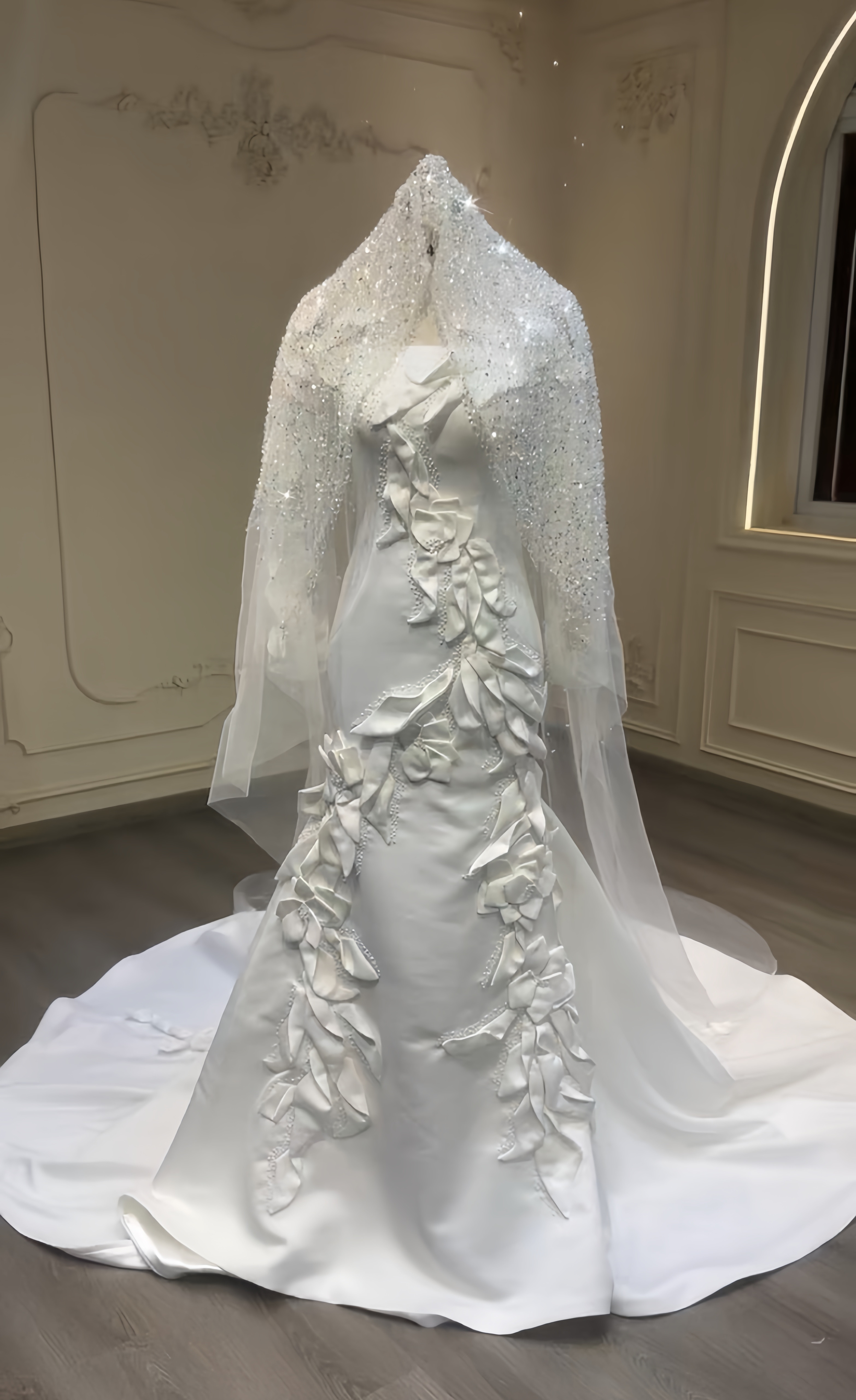 新作！純粋な美しさ　白　リーフの飾り　高級サテン　ウェディングドレス　マーメイド　カラー変更可能　結婚式前撮り披露宴挙式