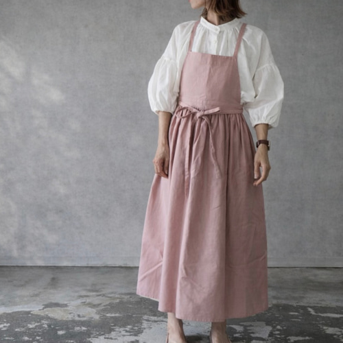 リネンの2wayギャザーエプロン モーヴピンク ハンドメイド そのままお出かけリネンギャザーエプロン／おうち時間もお洒落に過ごす