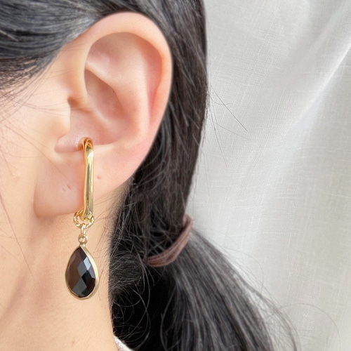 片耳イヤーカフ】ブラックオニキスドロップ チャーム イヤーカフ