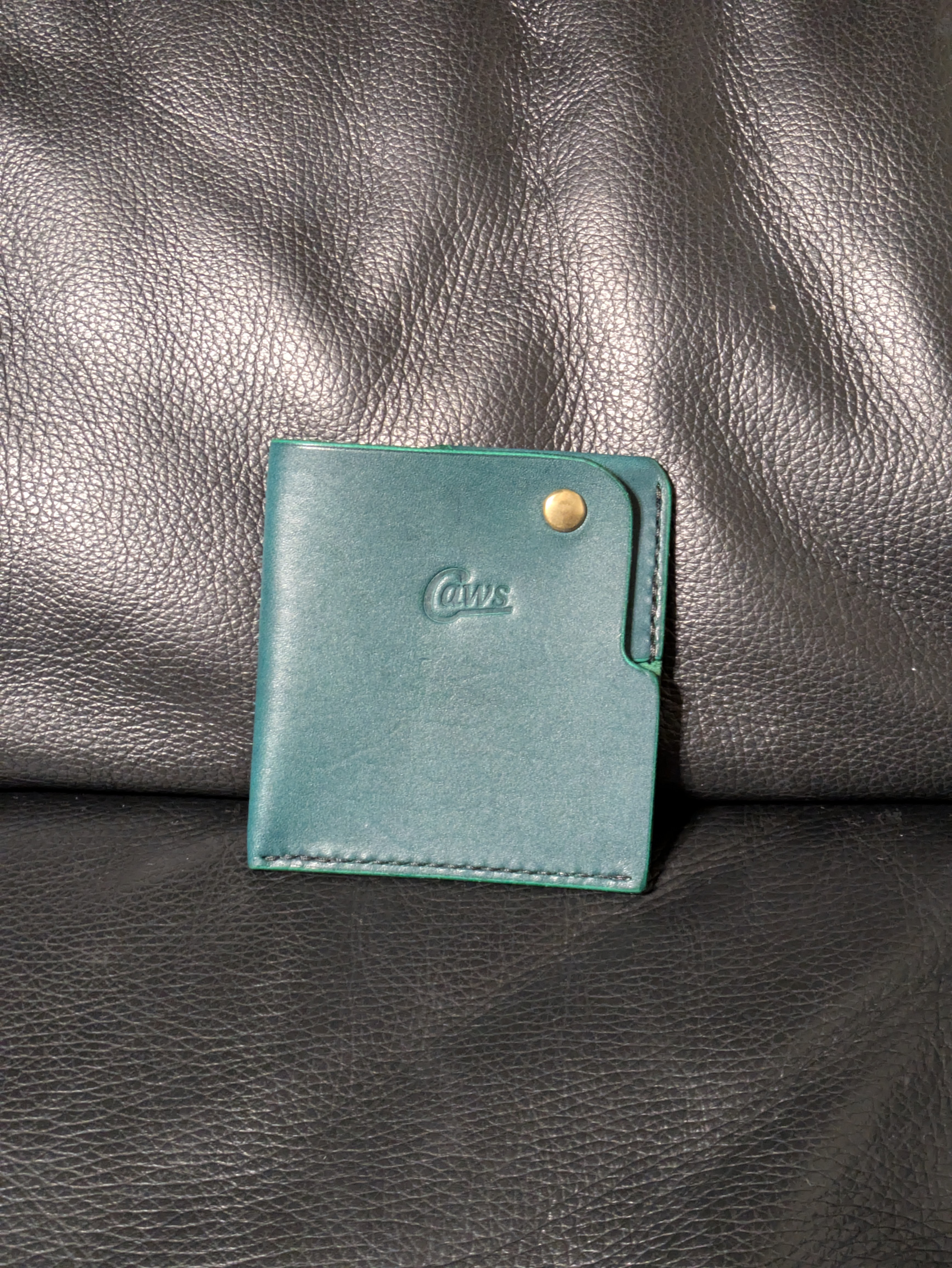 【ミニマル・上質】姫路レザーのコンパクトお札入れ / エメラルドグリーン / 1.5mm厚 本革ハンドメイド