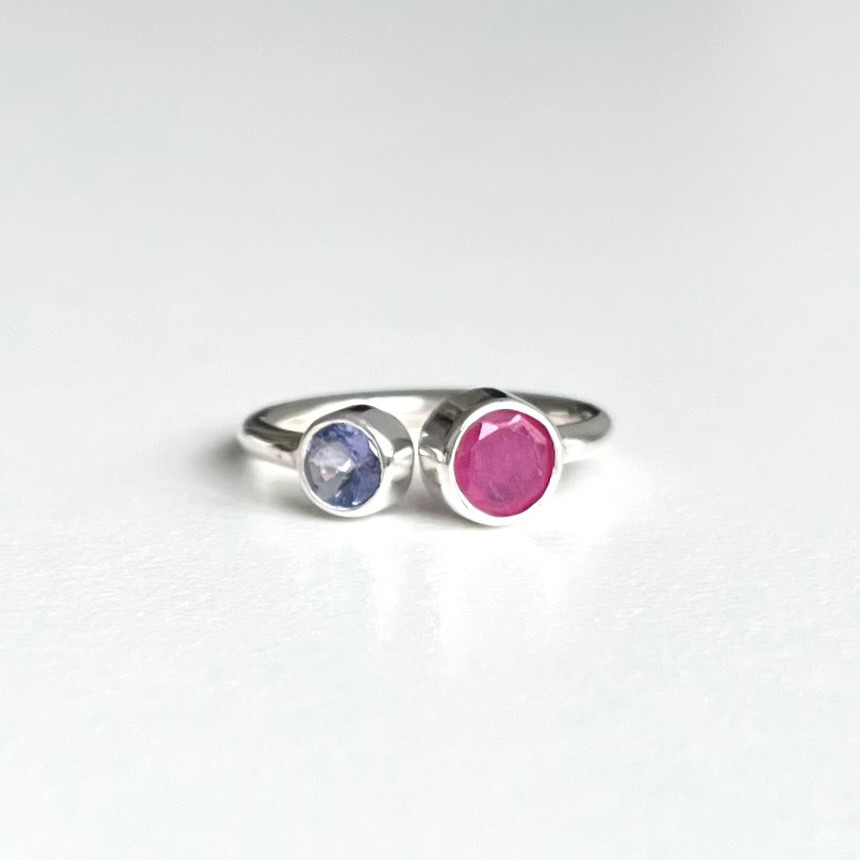 ルビーとタンザナイトのピンキーリング SV925
