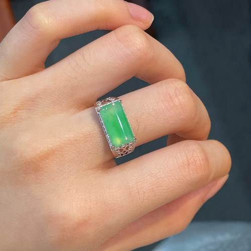 翡翠」K18 天然ヒスイ 天然ダイヤモンド 上品 忍耐 5月誕生石 本翡翠 A