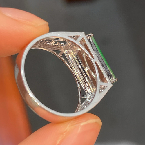 翡翠」K18 天然ヒスイ 天然ダイヤモンド 上品 忍耐 5月誕生石 本翡翠 A