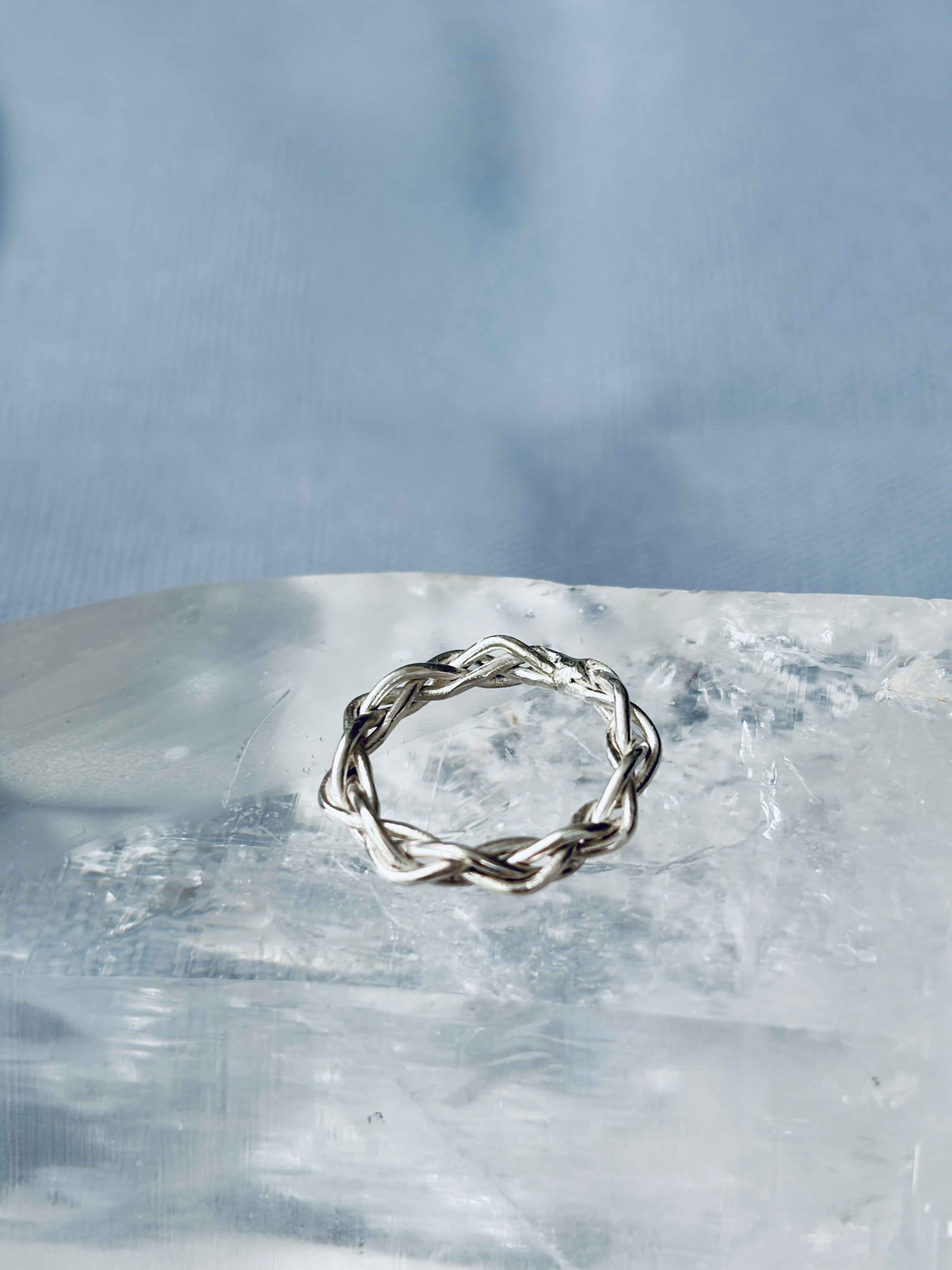 四つ編みリング