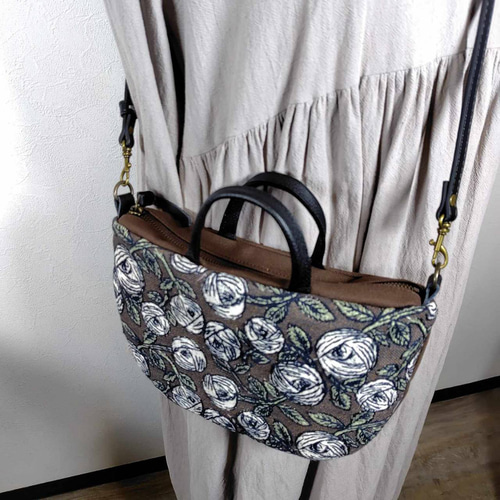 ミナペルホネン/rosyロージィーブラウン/ドミニラウンドショルダー