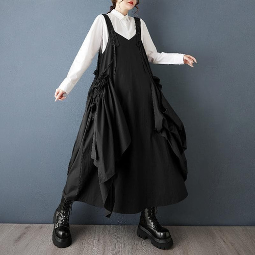 大きいサイズ 新品 秋冬プリーツ サロペットスカート 黒 ゆったり ワンピース✋ 大きいサイズ 新品 秋冬 プリーツ サロペットスカート黒 ゆったり