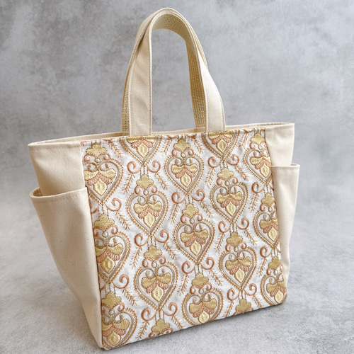 インド刺繍生地　トートバッグ　ショルダーバッグ　ハンドメイド　フェイクレザー インド刺繍生地】トートバック ショルダーバッグ トートバッグ うり