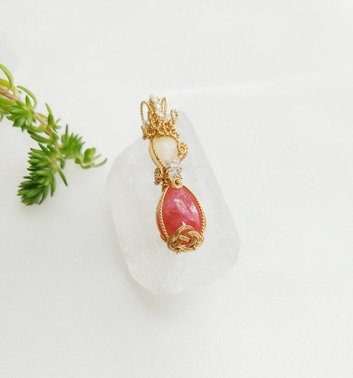 14kgf★オパールとインペリアルロードナイト　水引デザイン　上品　ペンダントトップのみ　ワイヤージュエリー