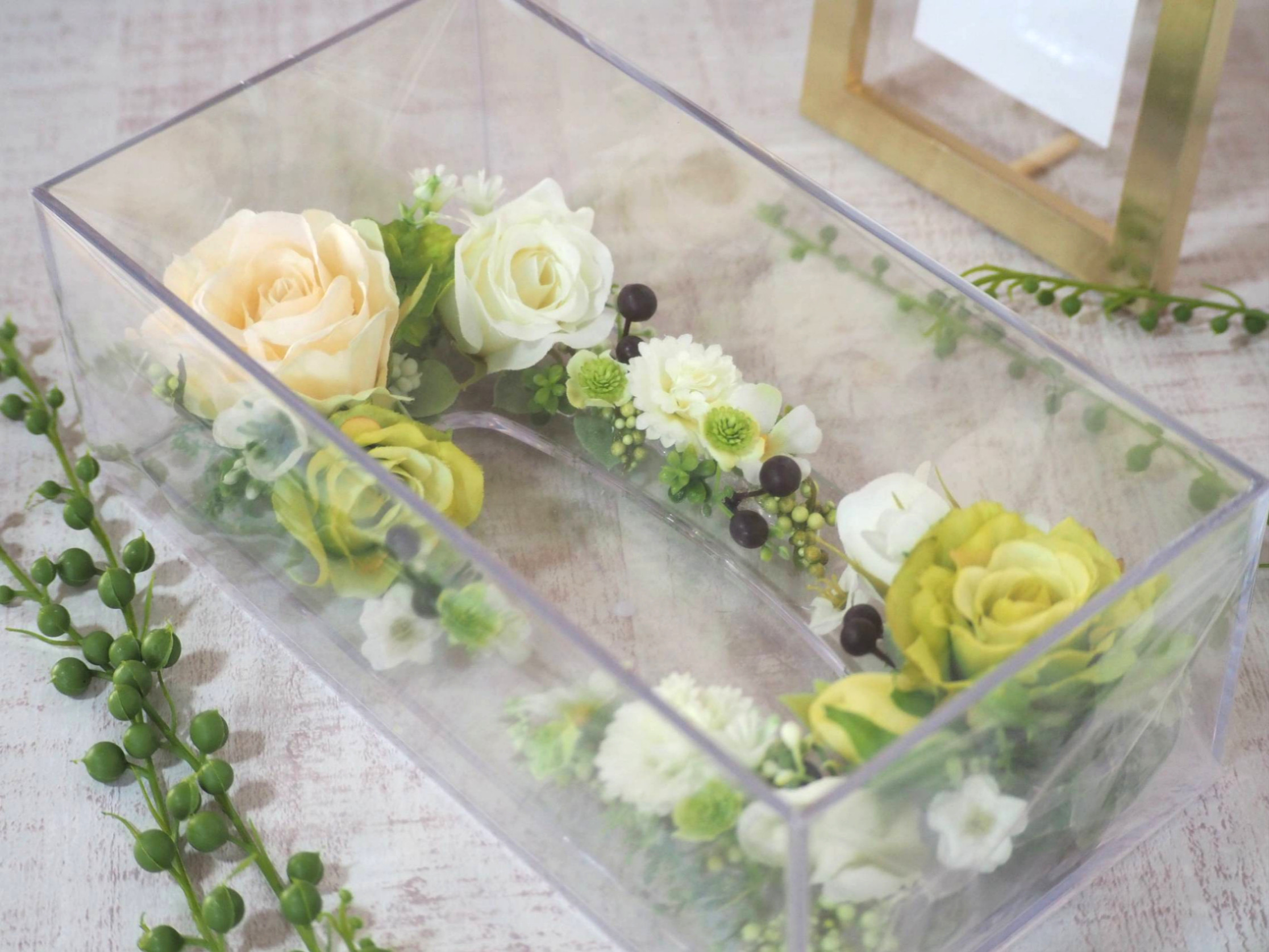 フラワーティッシュケース　造花　アーティフィシャルフラワー　ギフト