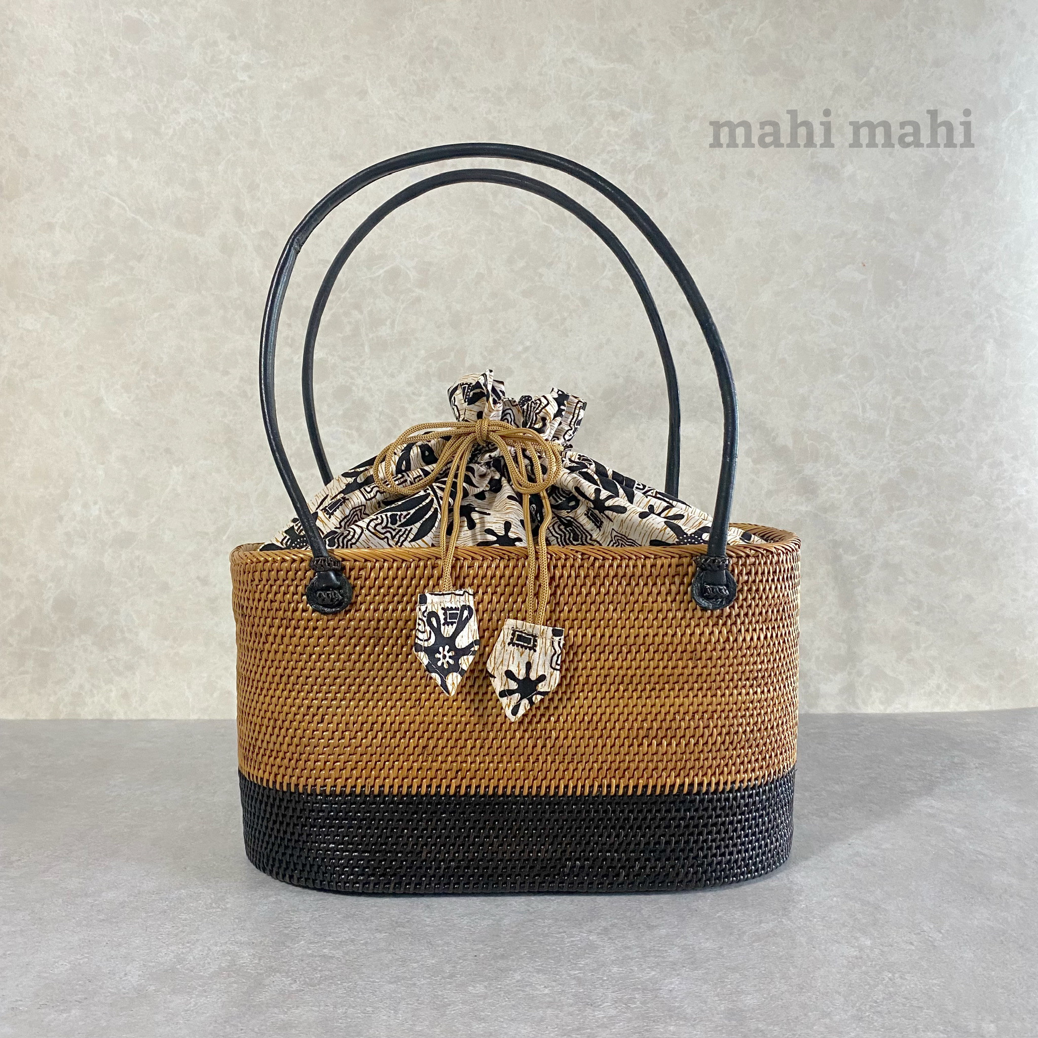 ✅ 洋服に馴染むバイカラー☆日常の装いに自然と溶け込むアタバッグ✨