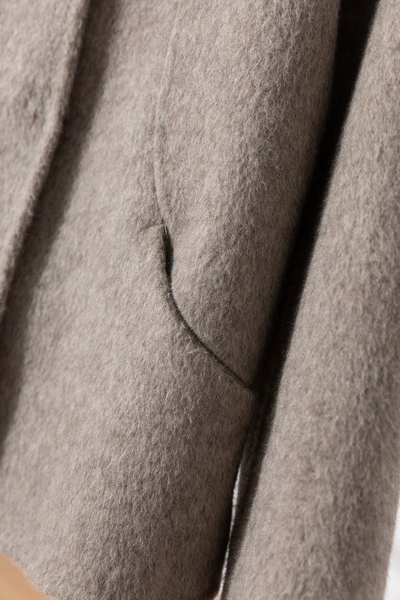 簡約時尚的雙面羊毛短外套，奶茶色（260109-1） 第5張的照片