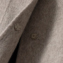 簡約時尚的雙面羊毛短外套，奶茶色（260109-1） 第7張的照片