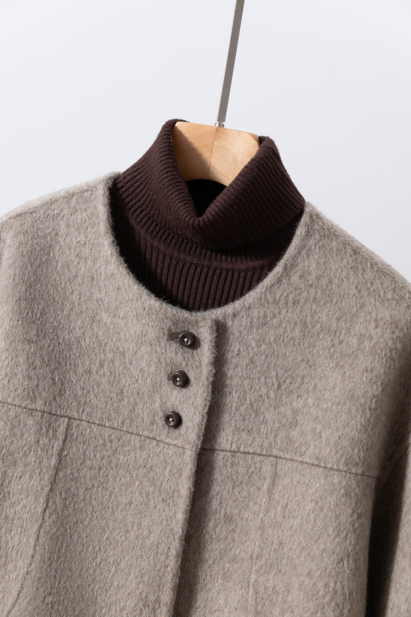 簡約時尚的雙面羊毛短外套，奶茶色（260109-1） 第2張的照片