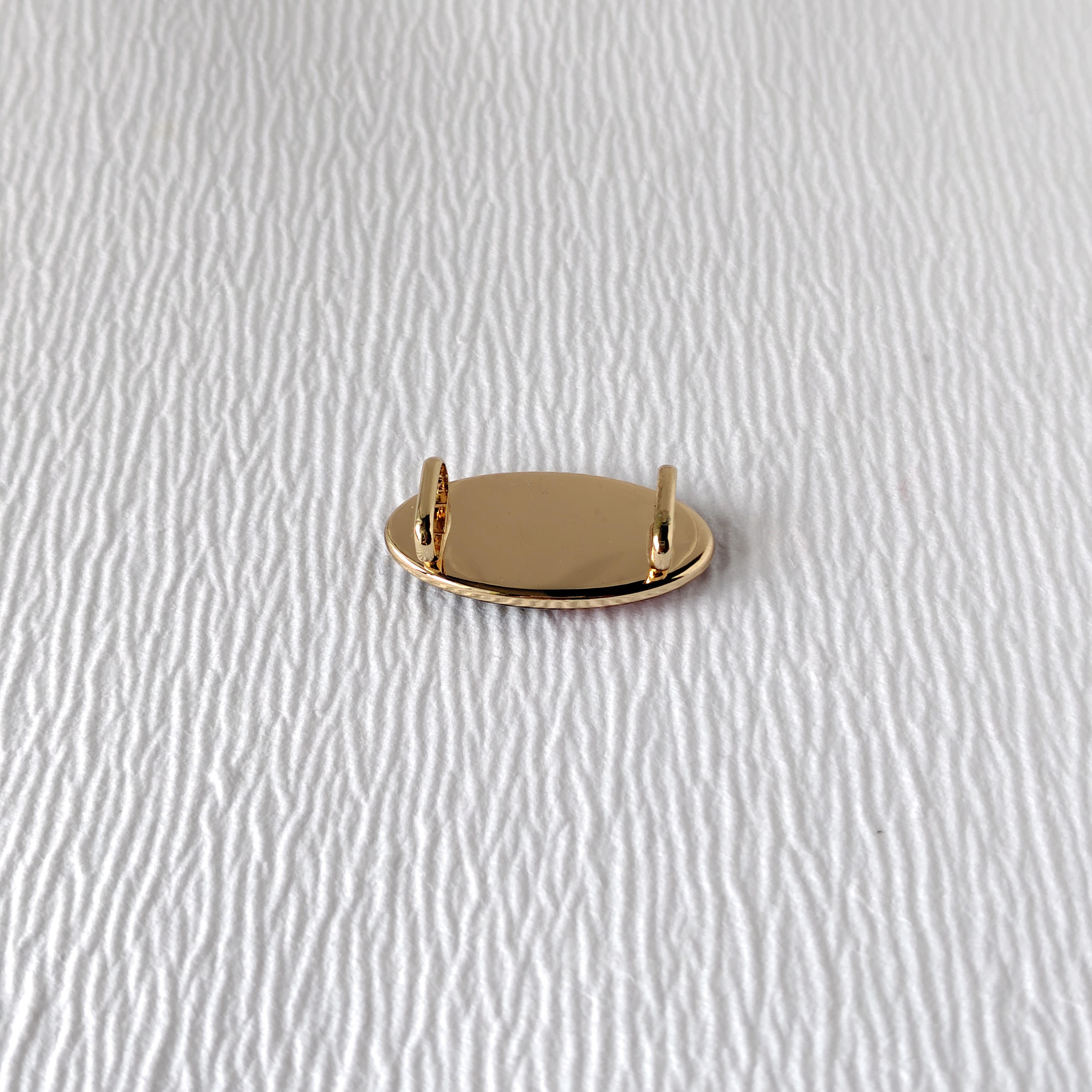 春告花（梅）＊手描きレジンの帯留め