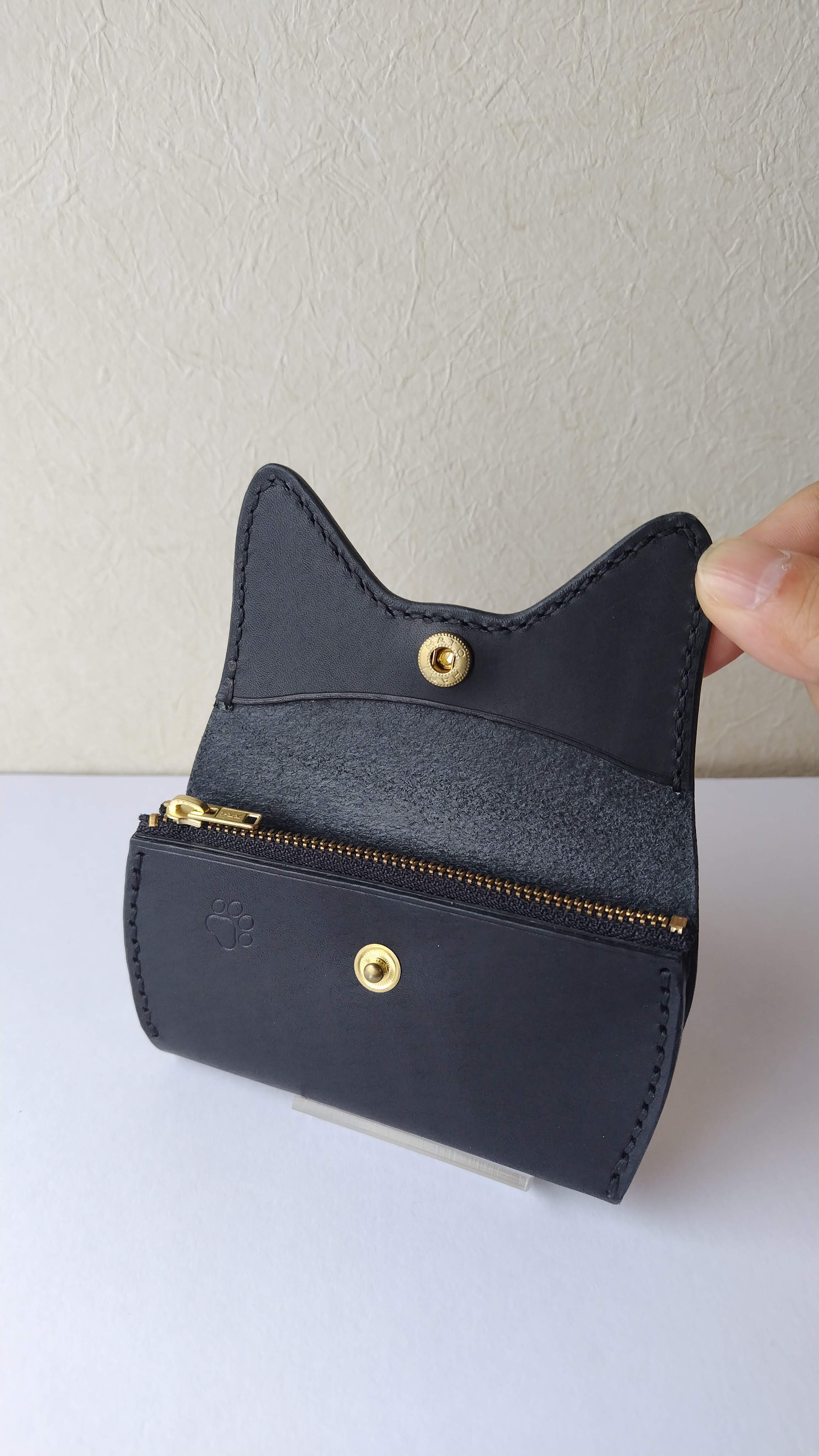 猫っぽい形の本革ミニ財布