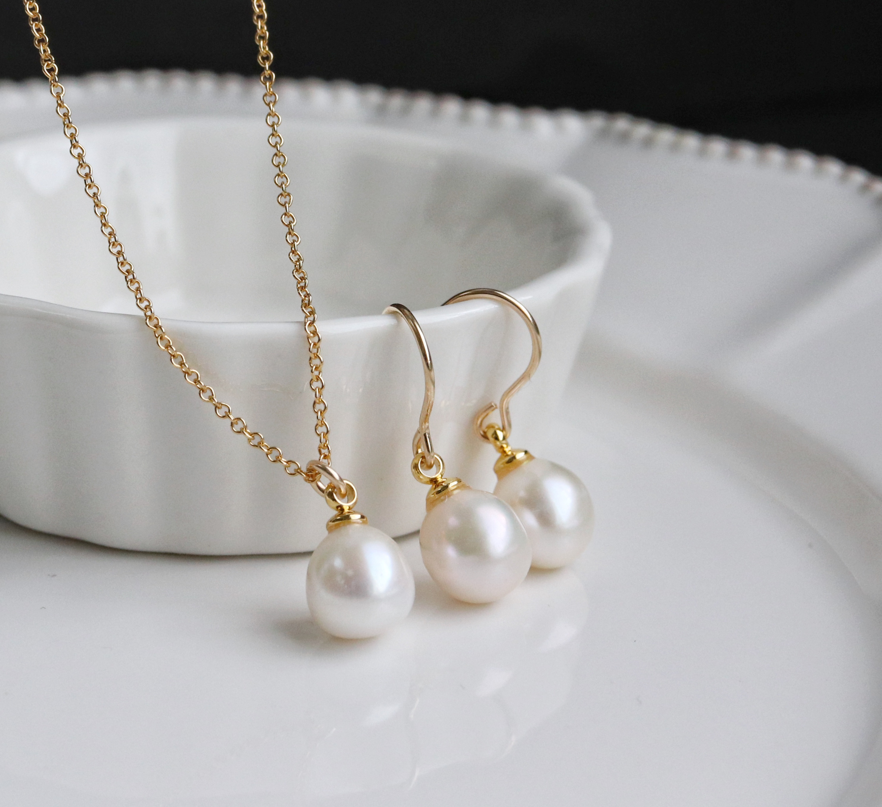 2点セット・コロンと可憐なドロップ淡水パールネックレス+ピアス(イヤリング)