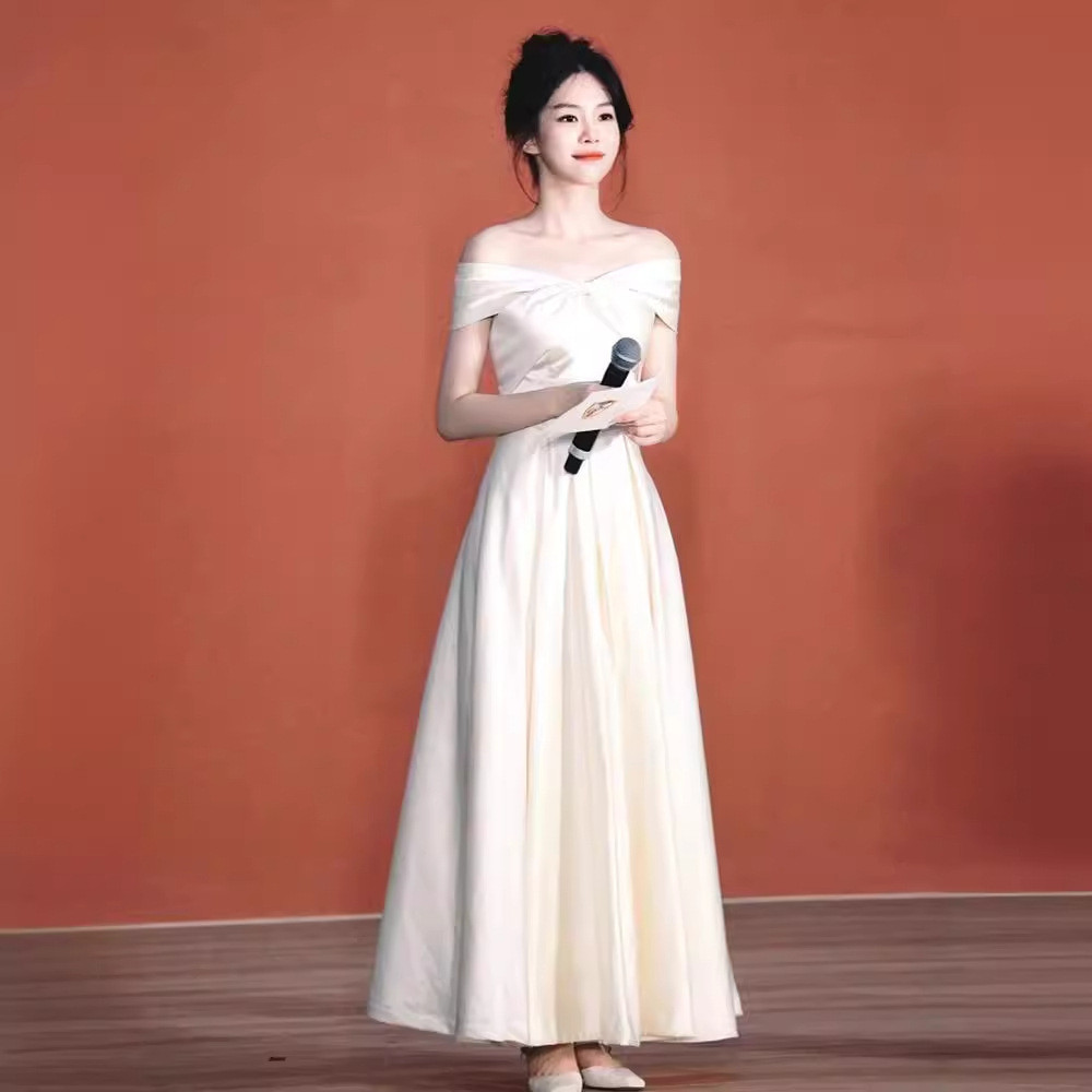 パーティードレス 白 黒 オフショルダー シンプル 韓国風 優雅 演奏会 誕生日 二次会 前撮り お呼ばれ AK827