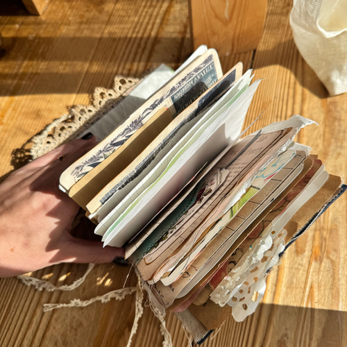 ハンドメイドのジャンクジャーナル (70ページ） ZINE・小冊子 The