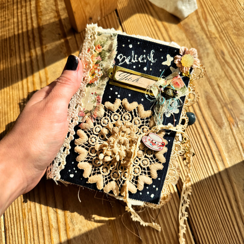 ハンドメイドのジャンクジャーナル (70ページ） ZINE・小冊子 The