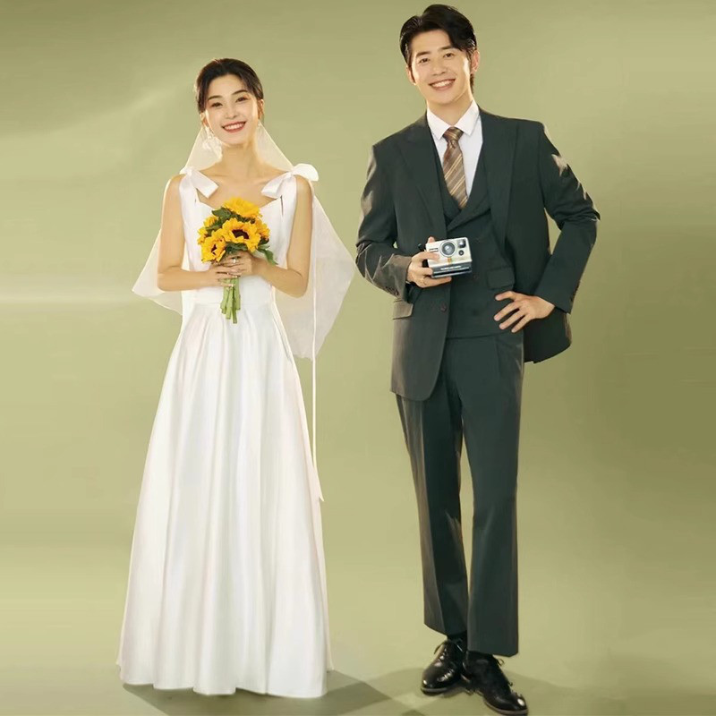 ウェディングドレス 白 黒 サテン リボン シンプル 韓国風 花嫁 誕生日 二次会 前撮り お呼ばれ AK832