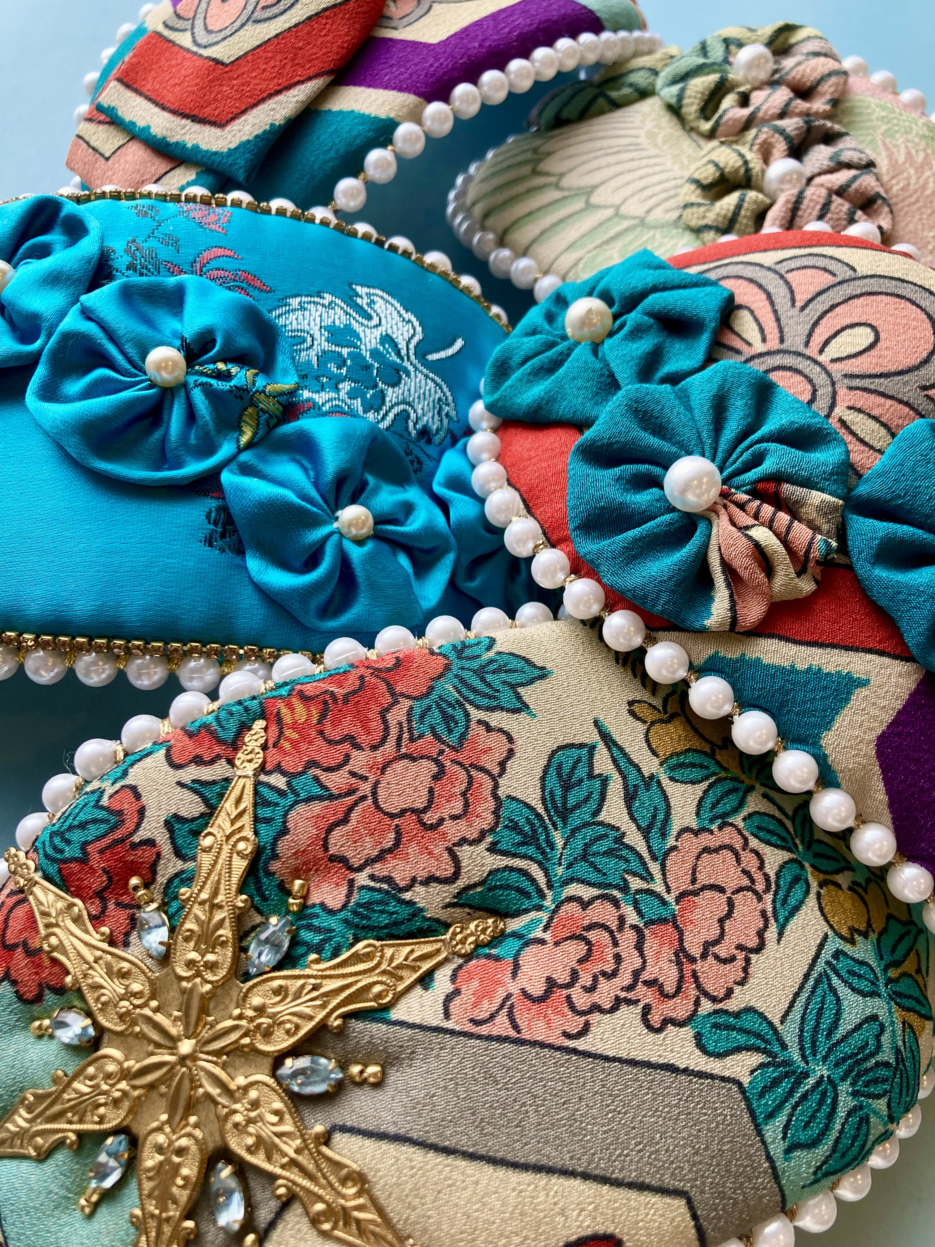 ✤ アンティーク縮緬 パール巻ヘッドドレス/古典柄 ヨーヨーキルト ✤