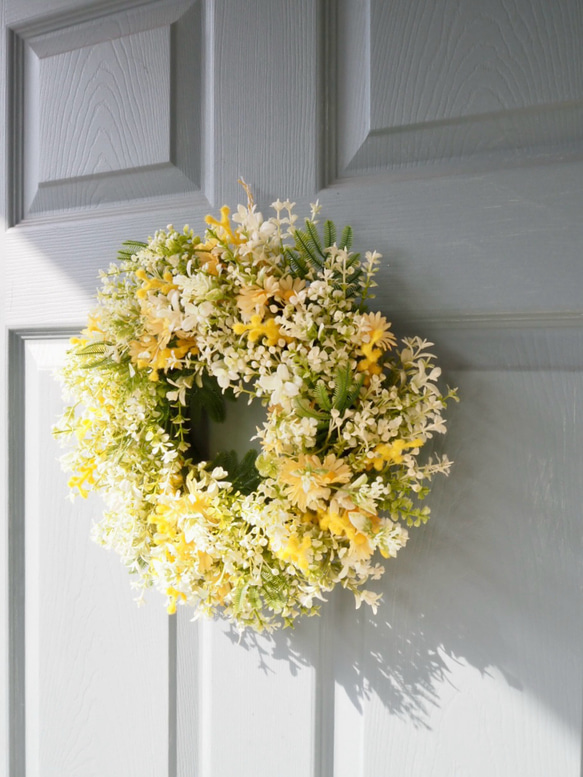 ミモザと小花グリーンのスプリングリース｜春を告げるナチュラルリース（直径30cm） 4枚目の画像