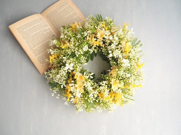 ミモザと小花グリーンのスプリングリース｜春を告げるナチュラルリース（直径30cm） 8枚目の画像