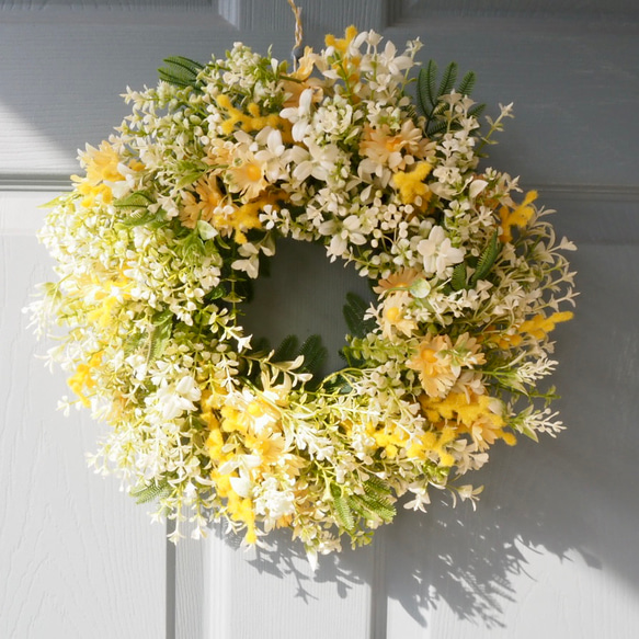 ミモザと小花グリーンのスプリングリース｜春を告げるナチュラルリース（直径30cm） 3枚目の画像