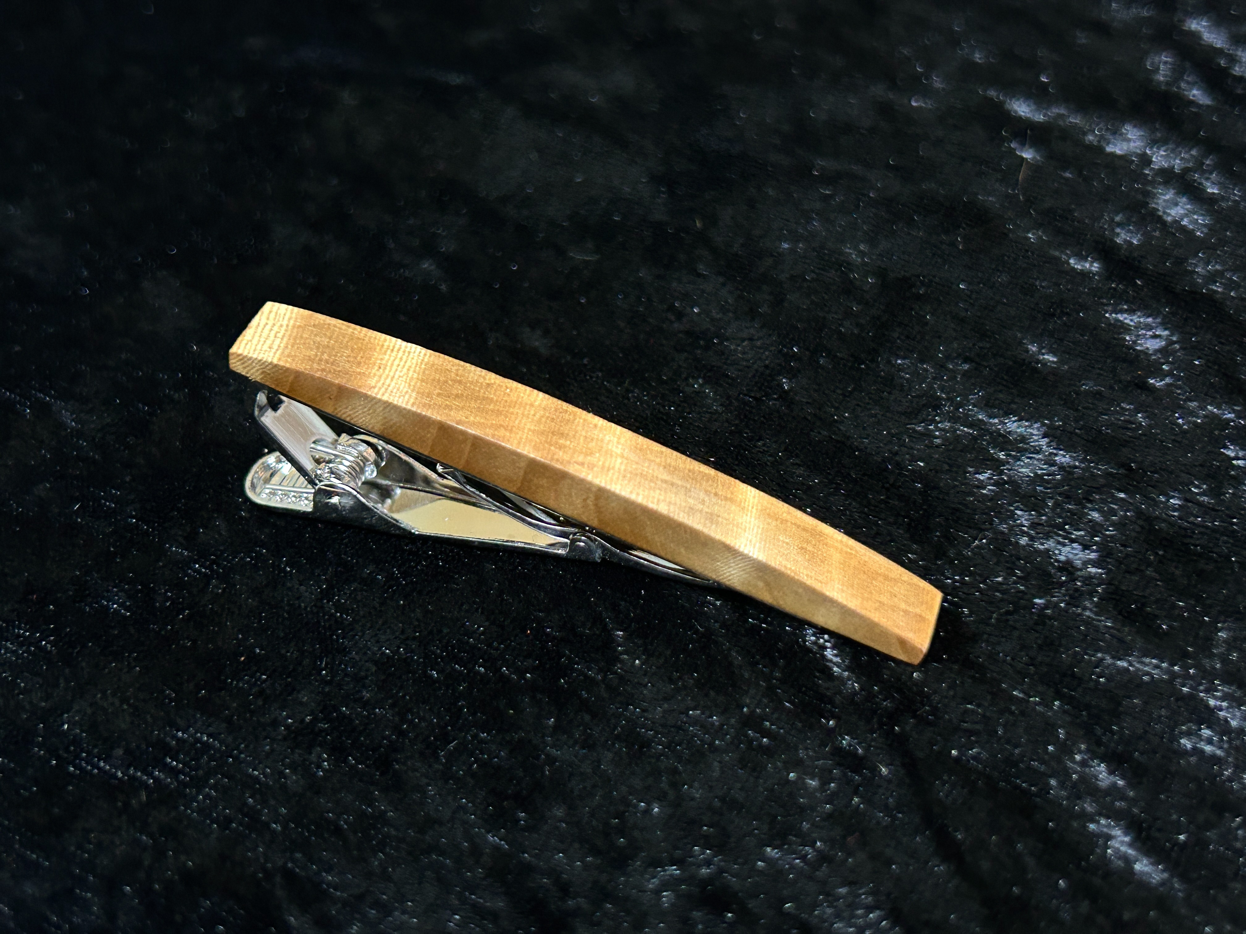 木製ネクタイピン　Tochi B