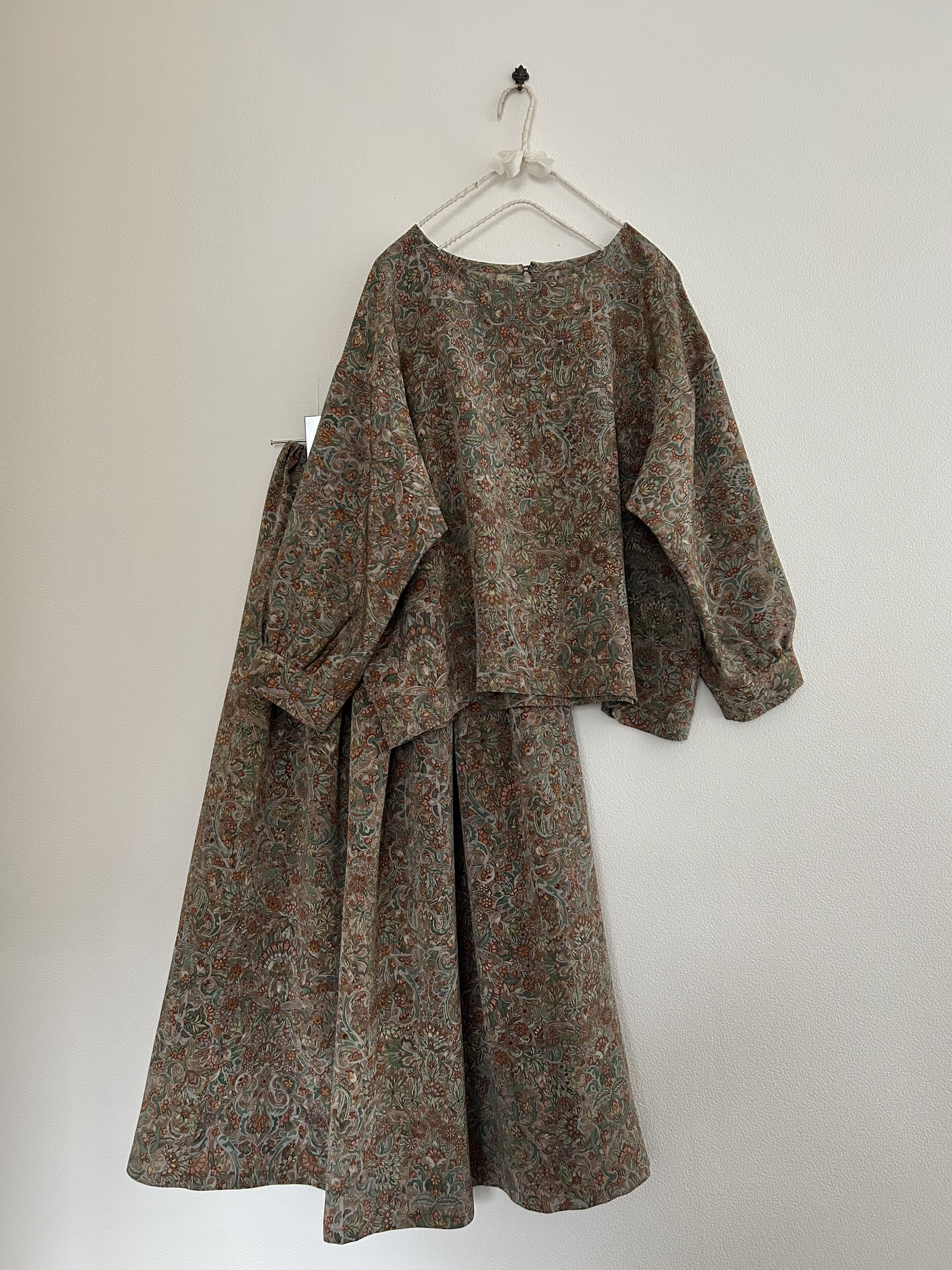 縮緬　一点もの　スカート裏地付き&長袖トップス　ハンドメイド　着物リメイク