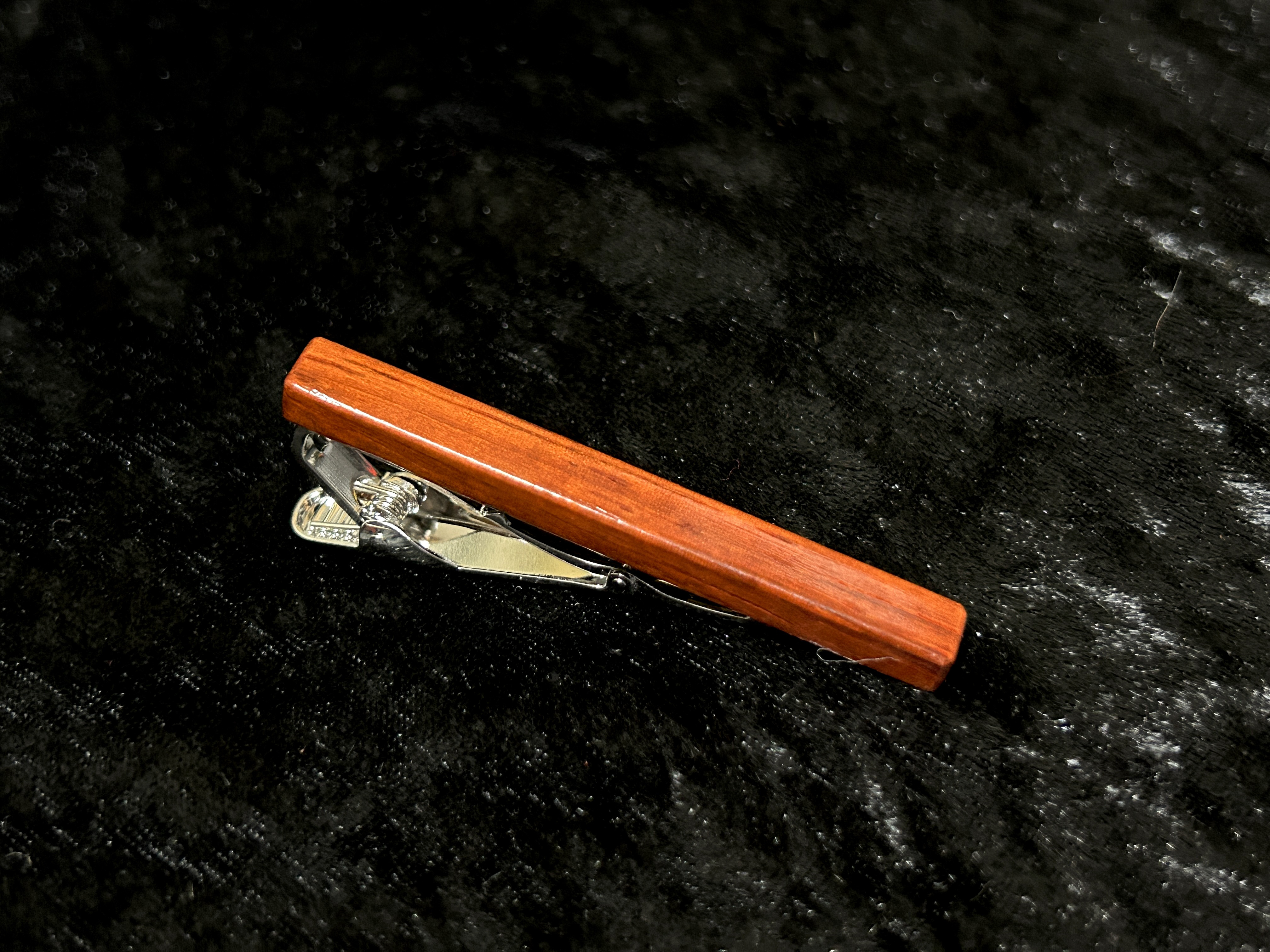 木製ネクタイピン　Padauk A