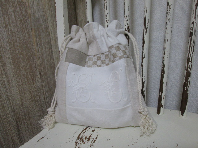 アンティークリネンパッチ巾着ポーチ;モノグラム刺繍、手刺繍レース、ホームスパンリネン、ダミエ織り