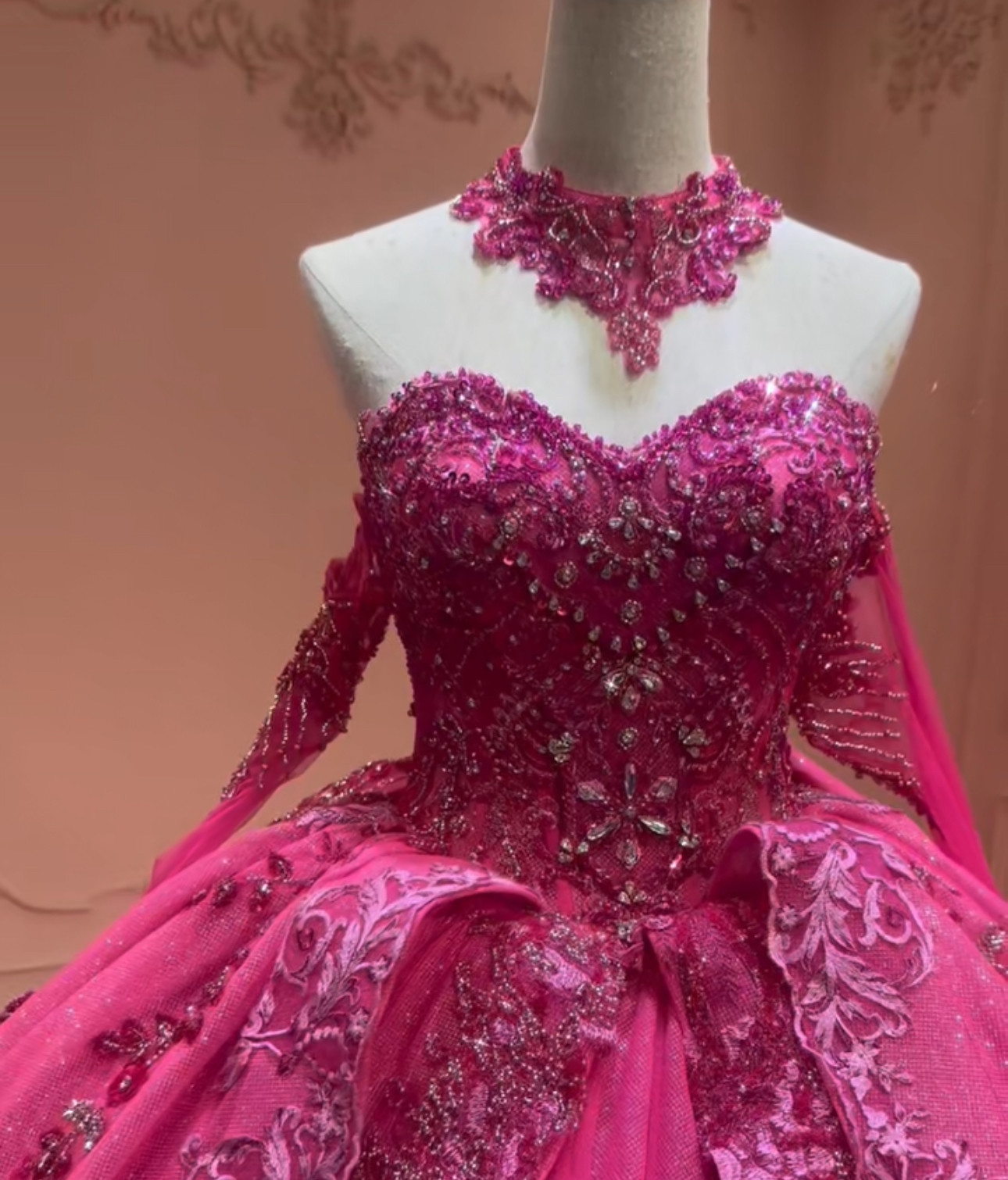 高品質保証　ピンク　オフショルダー　新作　カラードレス　前撮り　衣装ステージ魅惑の刺繍　Princessお姫様ボリューム